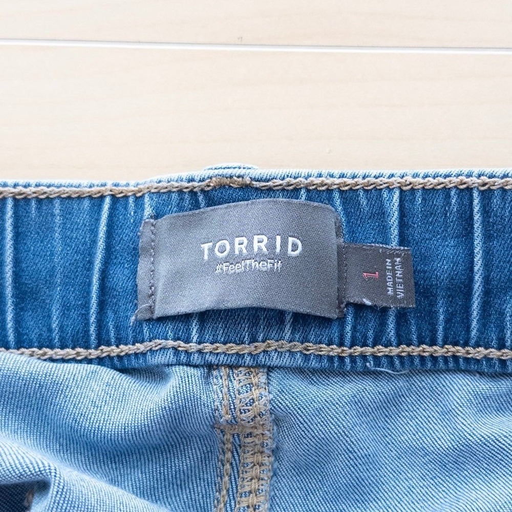 Torrid Womens Denim Shorts 1X  Weekend 3.5 Inch Super Soft Drawstring Summer - Picture 5 of 7